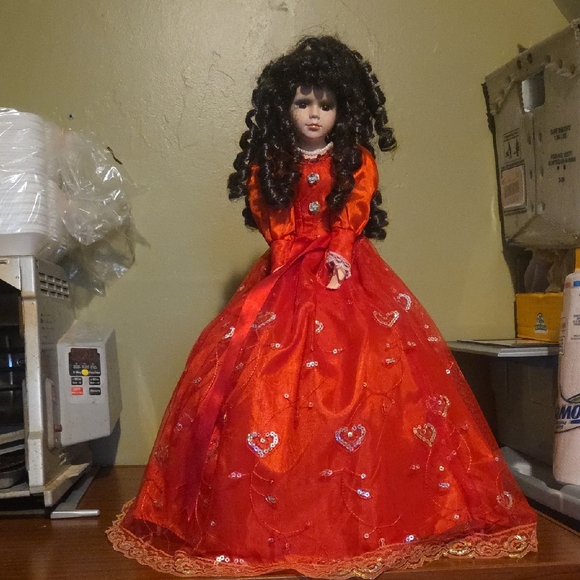 no name Other - Charming Orange and Black Doll with Curly Hair